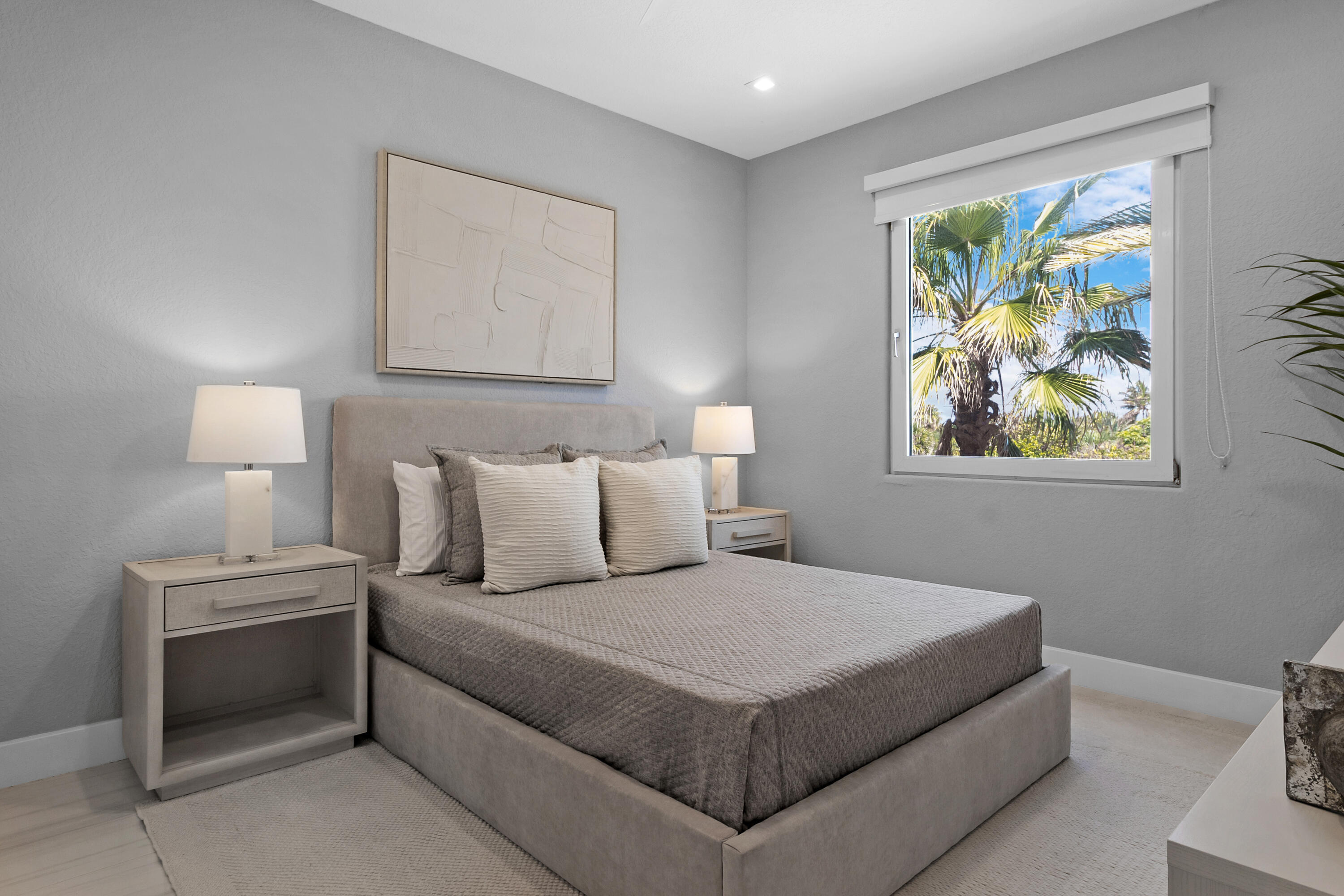 HILLSBORO SHORES SEC - Residential