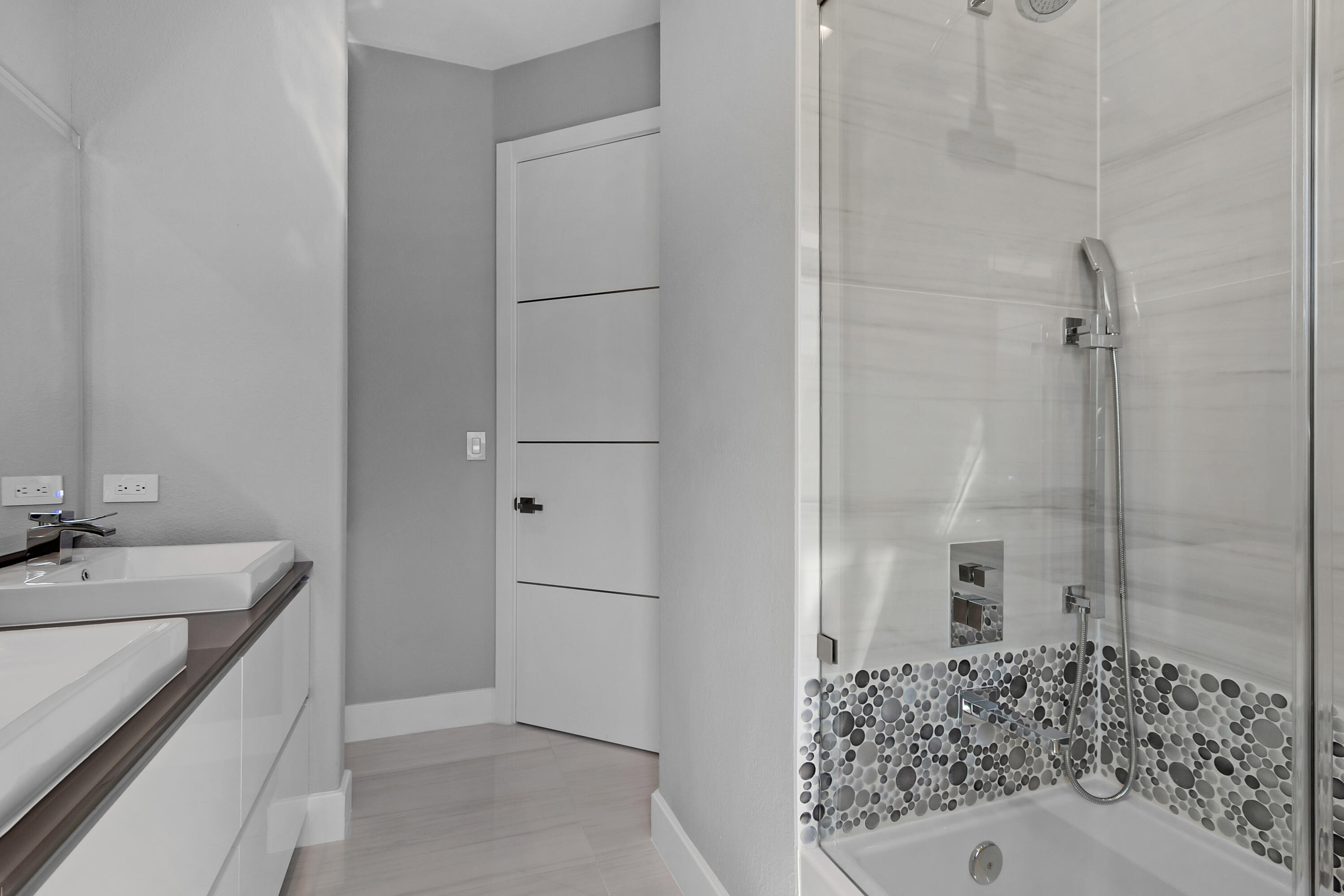 HILLSBORO SHORES SEC - Residential