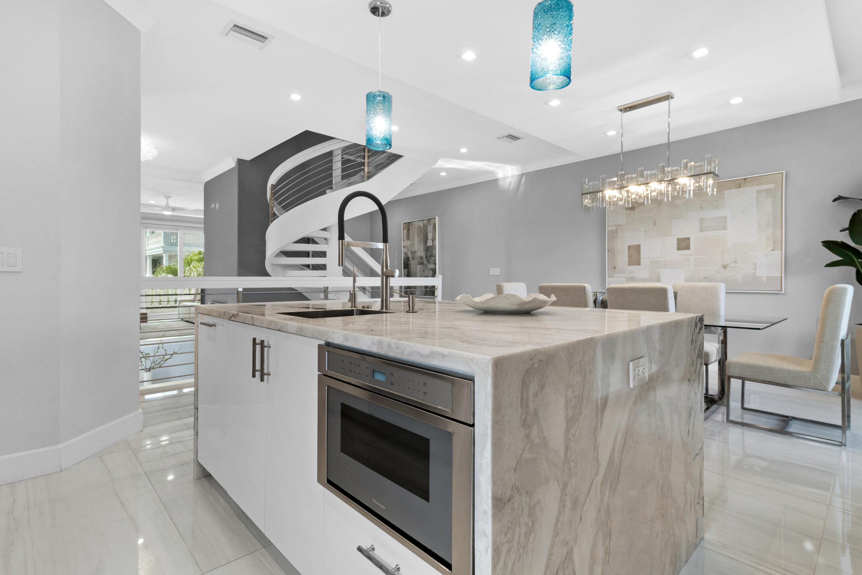 HILLSBORO SHORES SEC - Residential