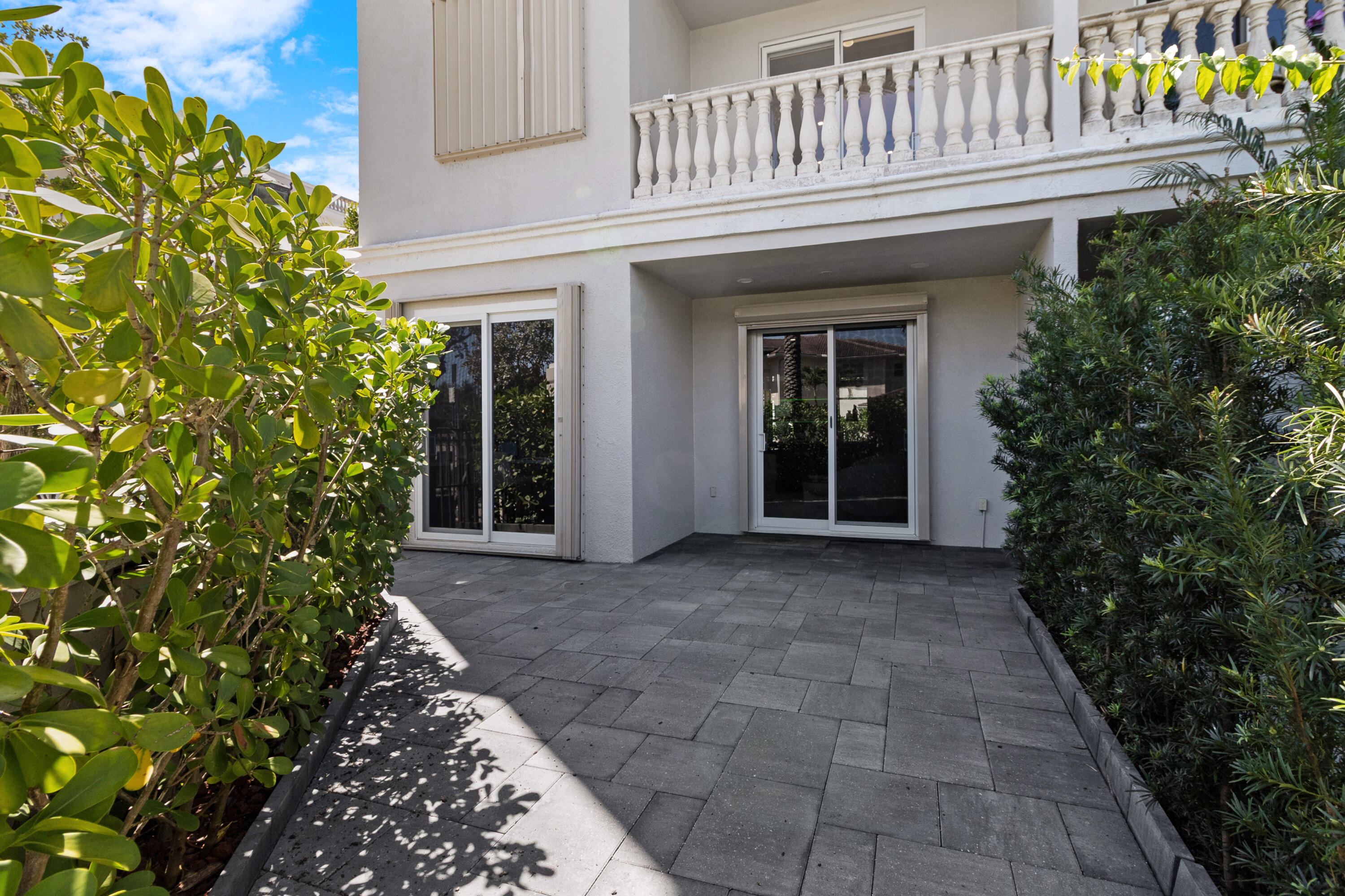 HILLSBORO SHORES SEC - Residential