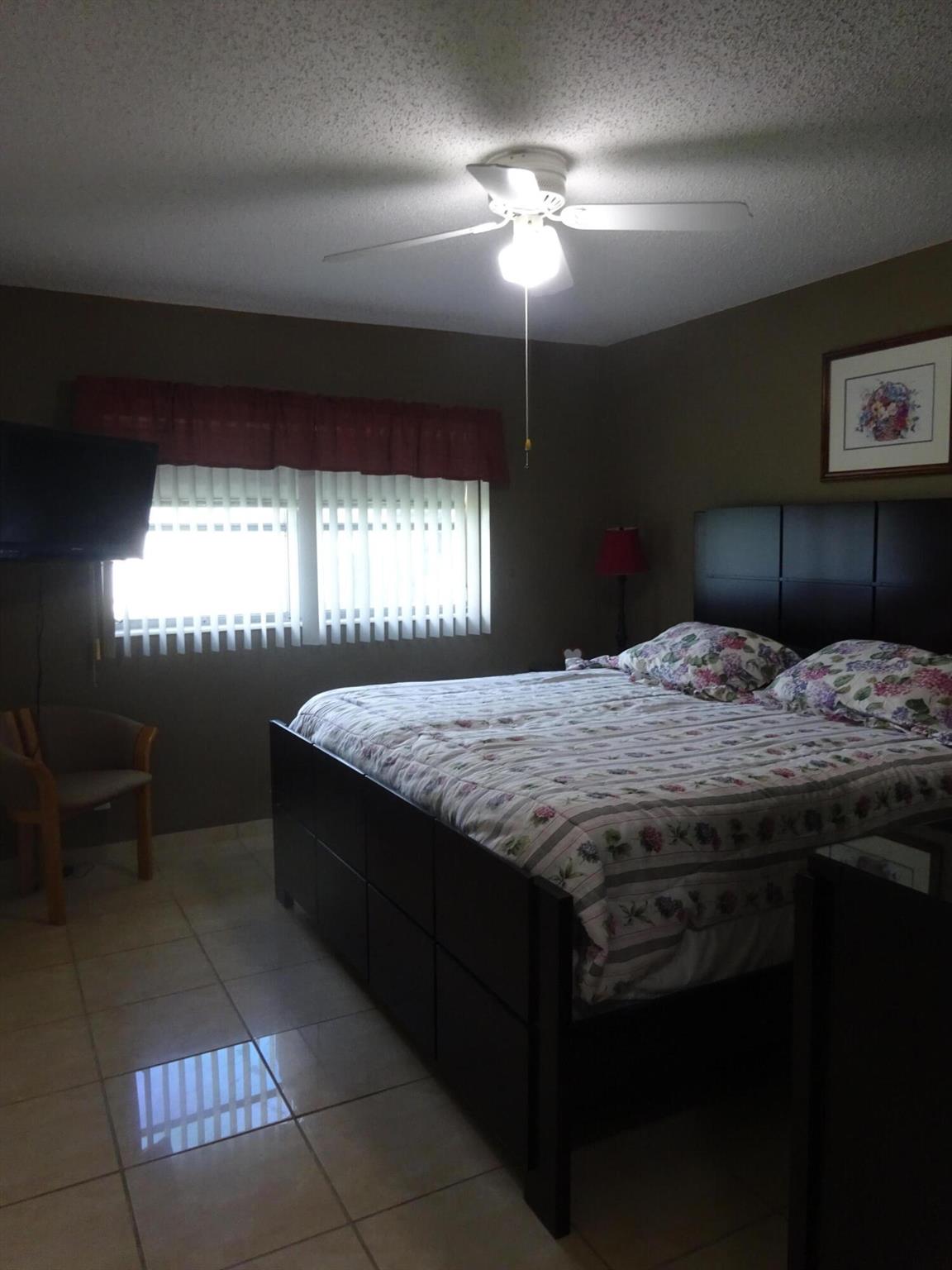 CRESTHAVEN VILLAS CONDO 3 - Residential Lease