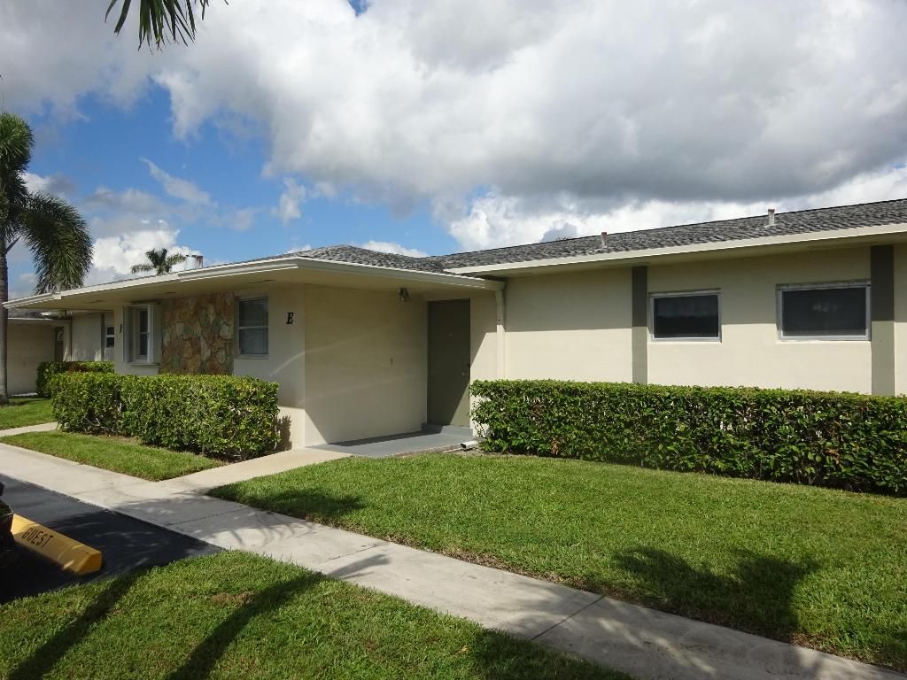 Photo of 2723 E Emory Drive #E, West Palm Beach, FL 33415 (MLS # R11138646)