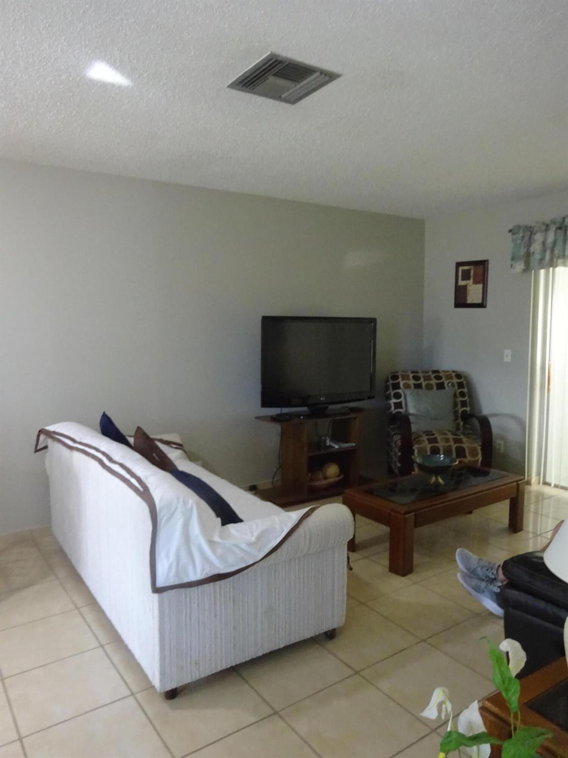 CRESTHAVEN VILLAS CONDO 3 - Residential Lease