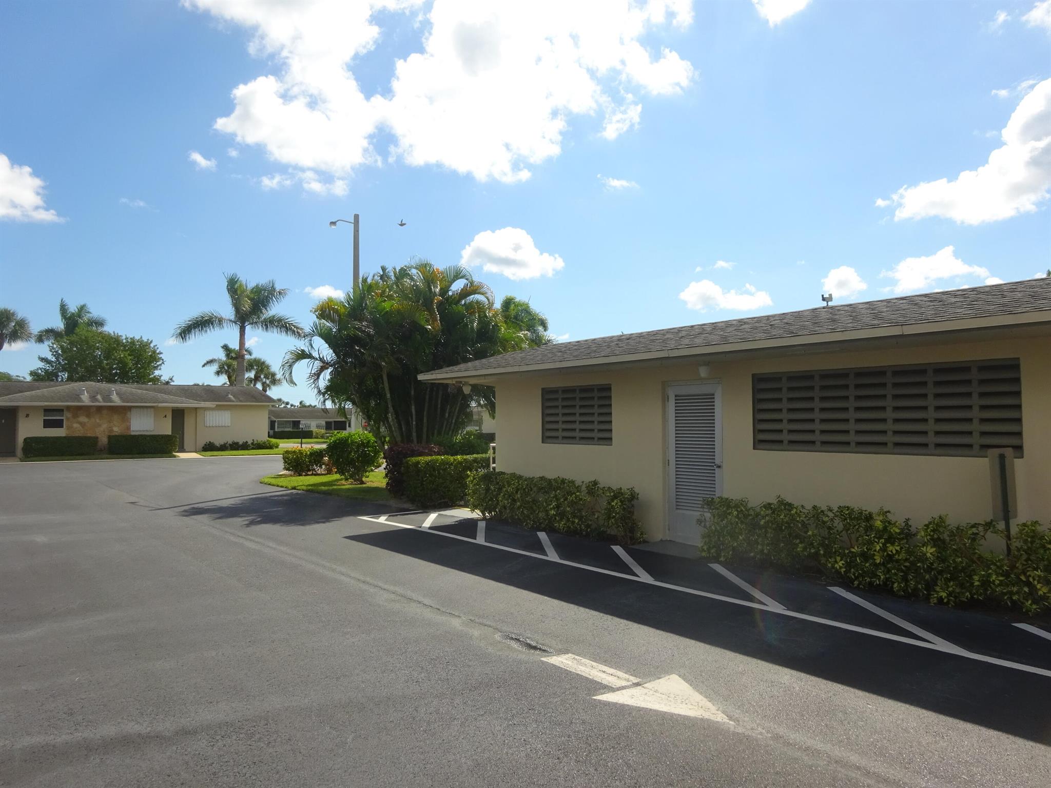 CRESTHAVEN VILLAS CONDO 3 - Residential Lease