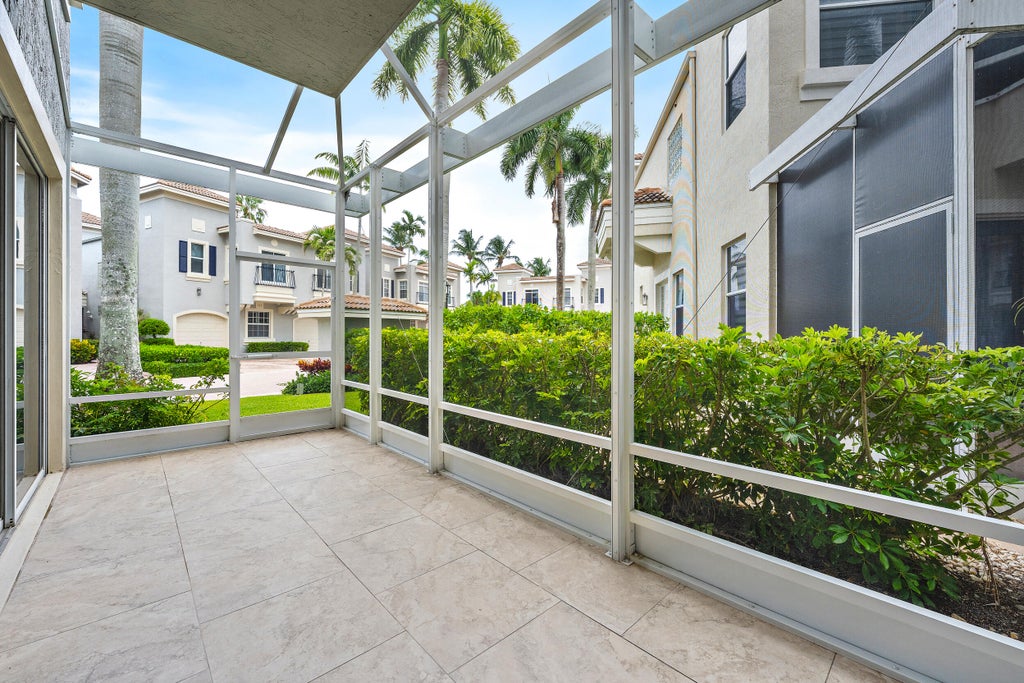 Photo of 601 Resort Lane, Palm Beach Gardens, FL 33418 (MLS # B26059627)