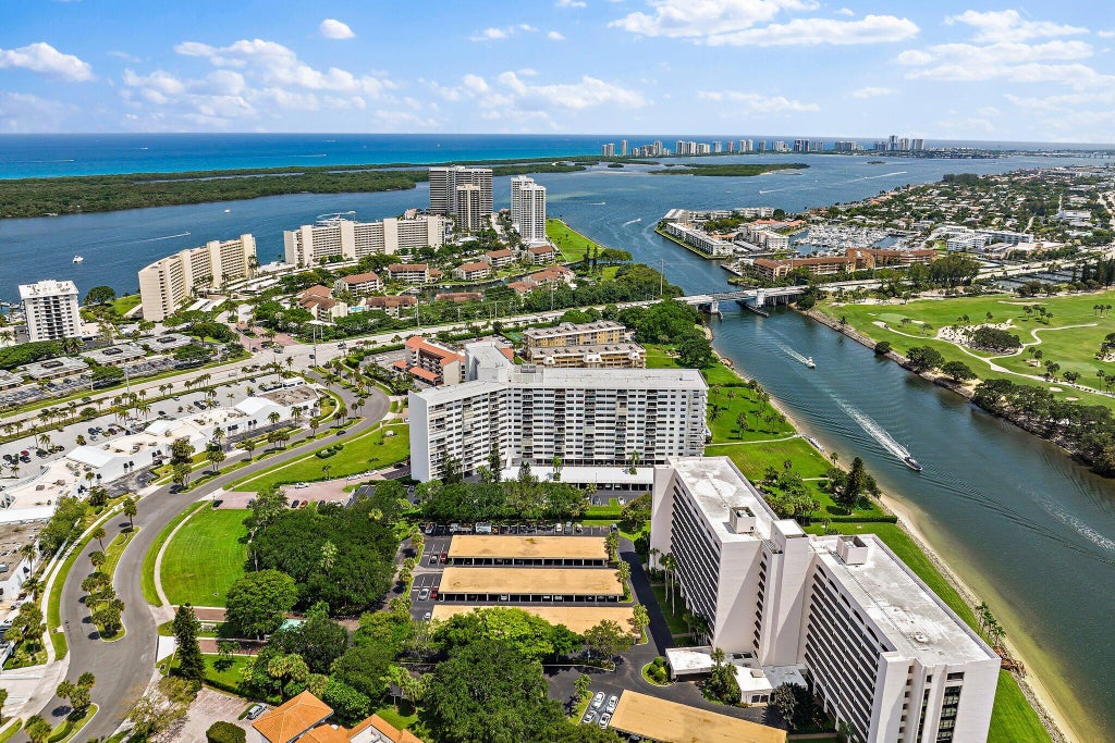 Photo of 336 Golfview Road #306, North Palm Beach, FL 33408 (MLS # R11090852)