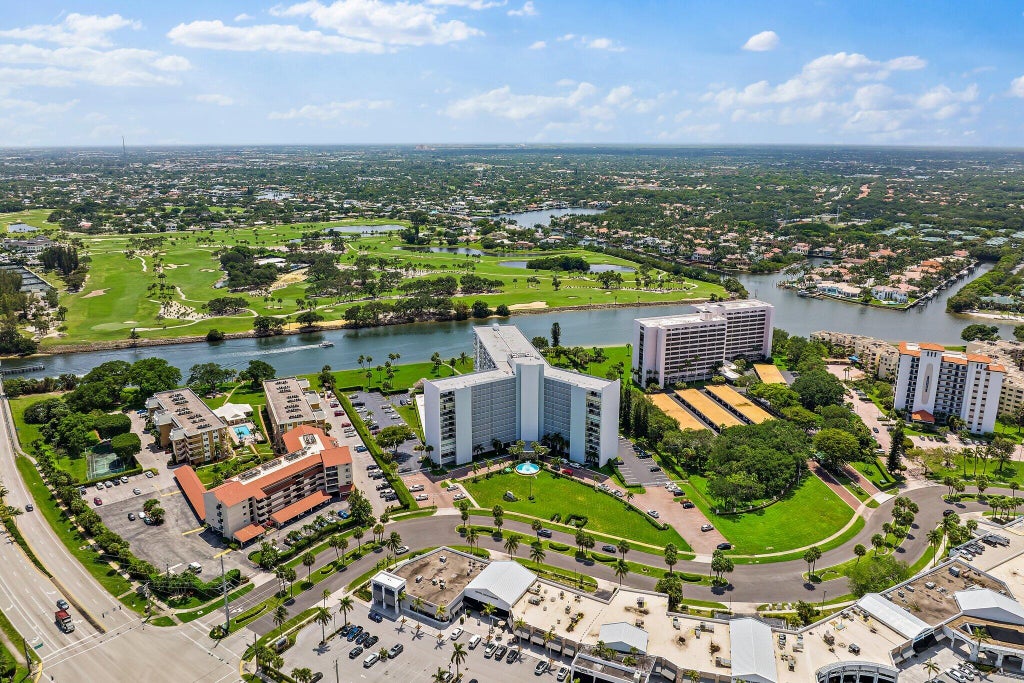 Photo of 336 Golfview Road #306, North Palm Beach, FL 33408 (MLS # R11090852)