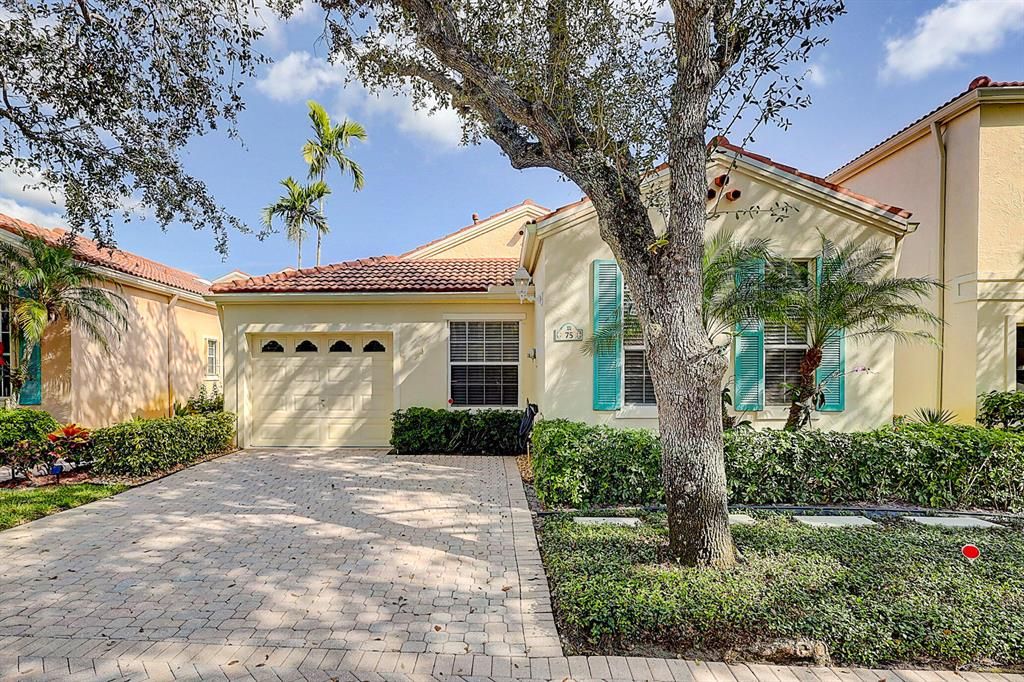 Photo of 75 Via Del Corso, Palm Beach Gardens, FL 33418 (MLS # R10881865)