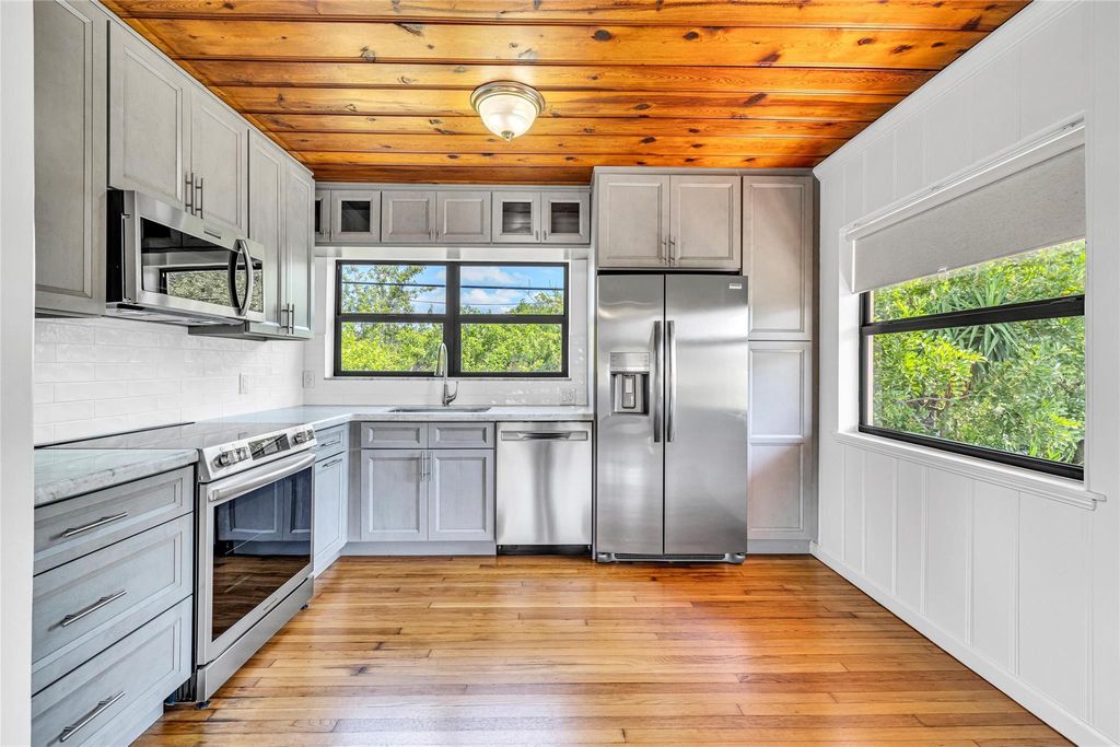 Photo of 309 SW 20th Street #2, Fort Lauderdale, FL 33315 (MLS # F10503511)