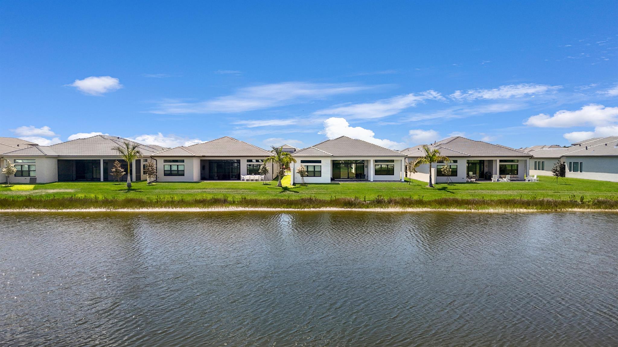 VALENCIA GRAND - Residential