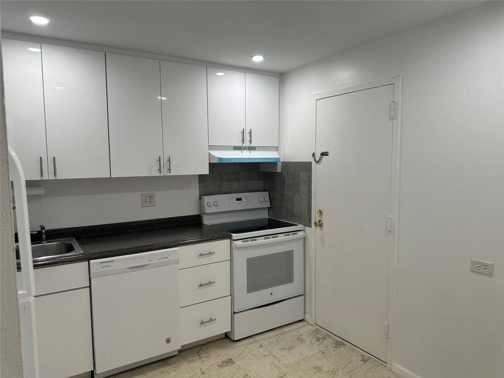 Photo of 3680 Inverrary Drive #1h, Lauderhill, FL 33319 (MLS # F10461431)