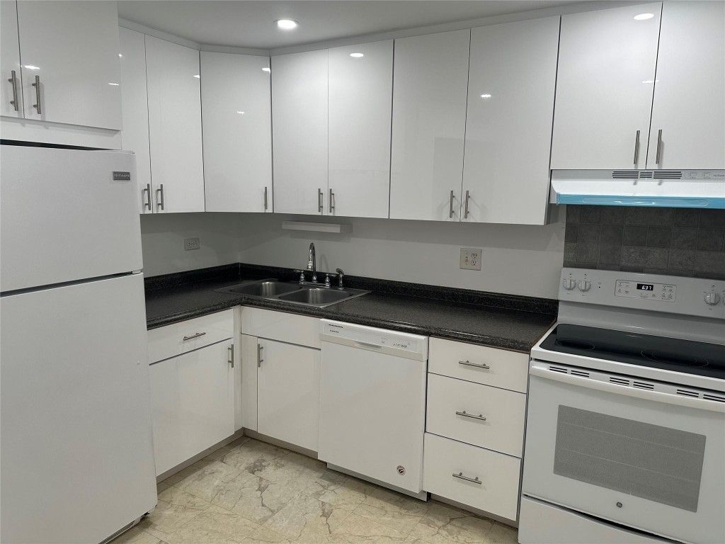 Photo of 3680 Inverrary Drive #1h, Lauderhill, FL 33319 (MLS # F10461431)