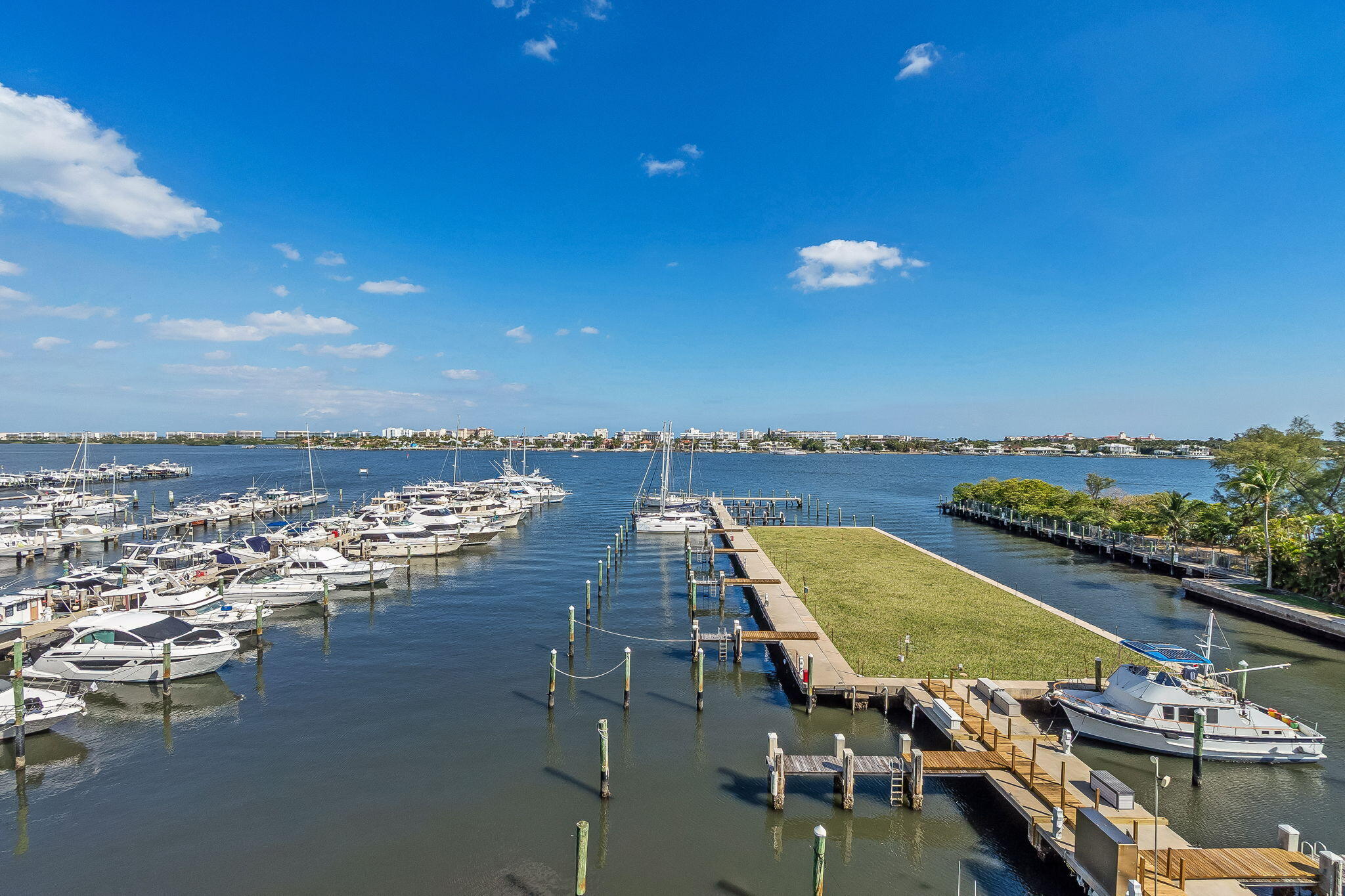 MOORINGS AT LANTANA CONDO 3 - Residential