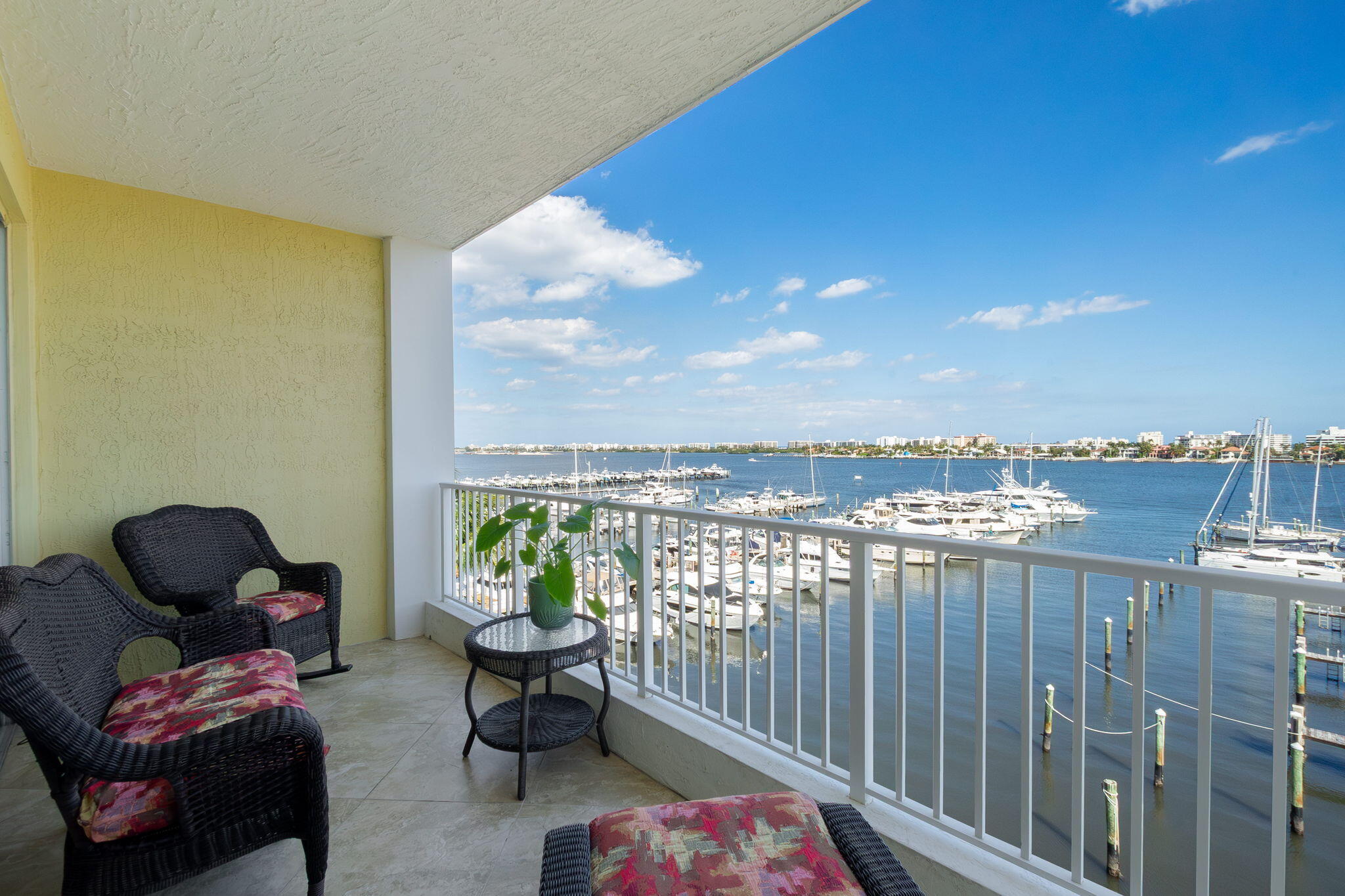 MOORINGS AT LANTANA CONDO 3 - Residential