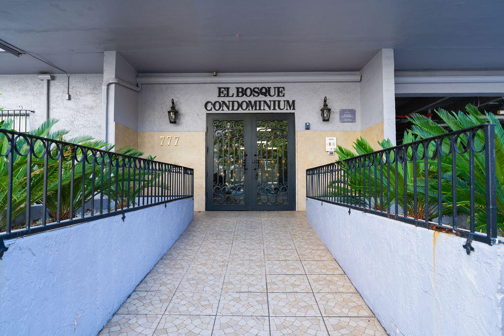 EL BOSQUE AT LITTLE HAVANA CONDO - Residential