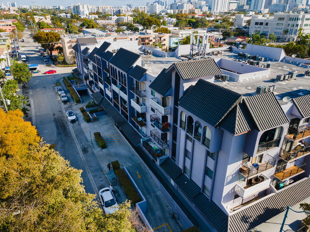 EL BOSQUE AT LITTLE HAVANA CONDO - Residential