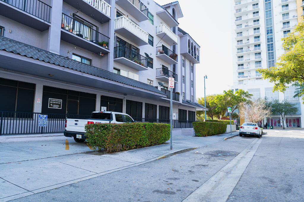 EL BOSQUE AT LITTLE HAVANA CONDO - Residential