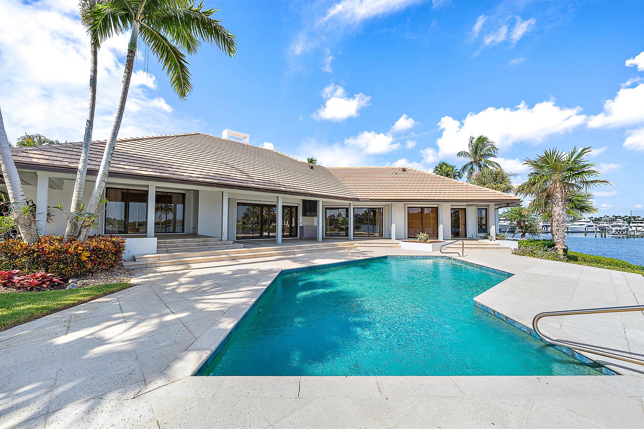 Admirals Cove - Residential