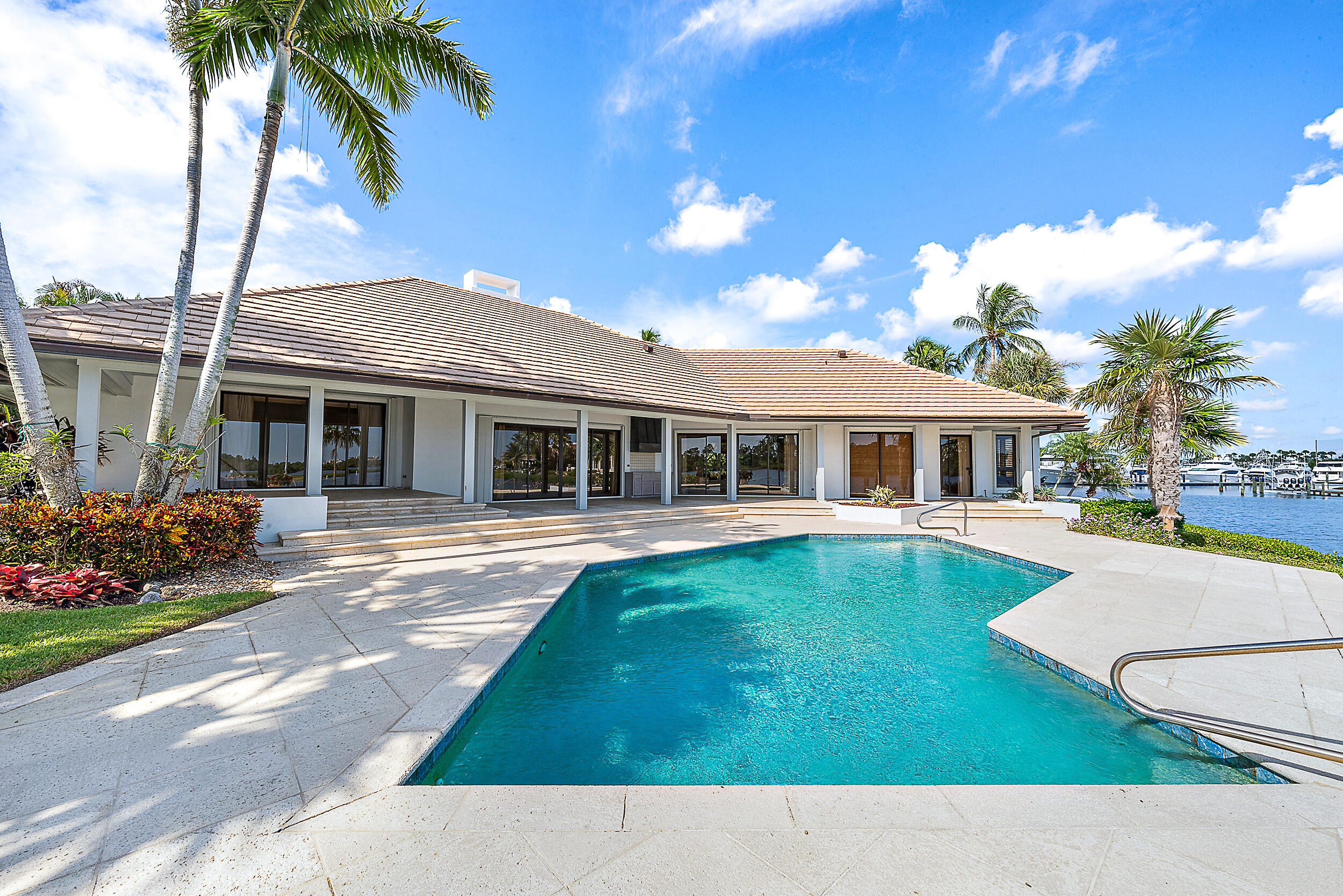 Admirals Cove - Residential