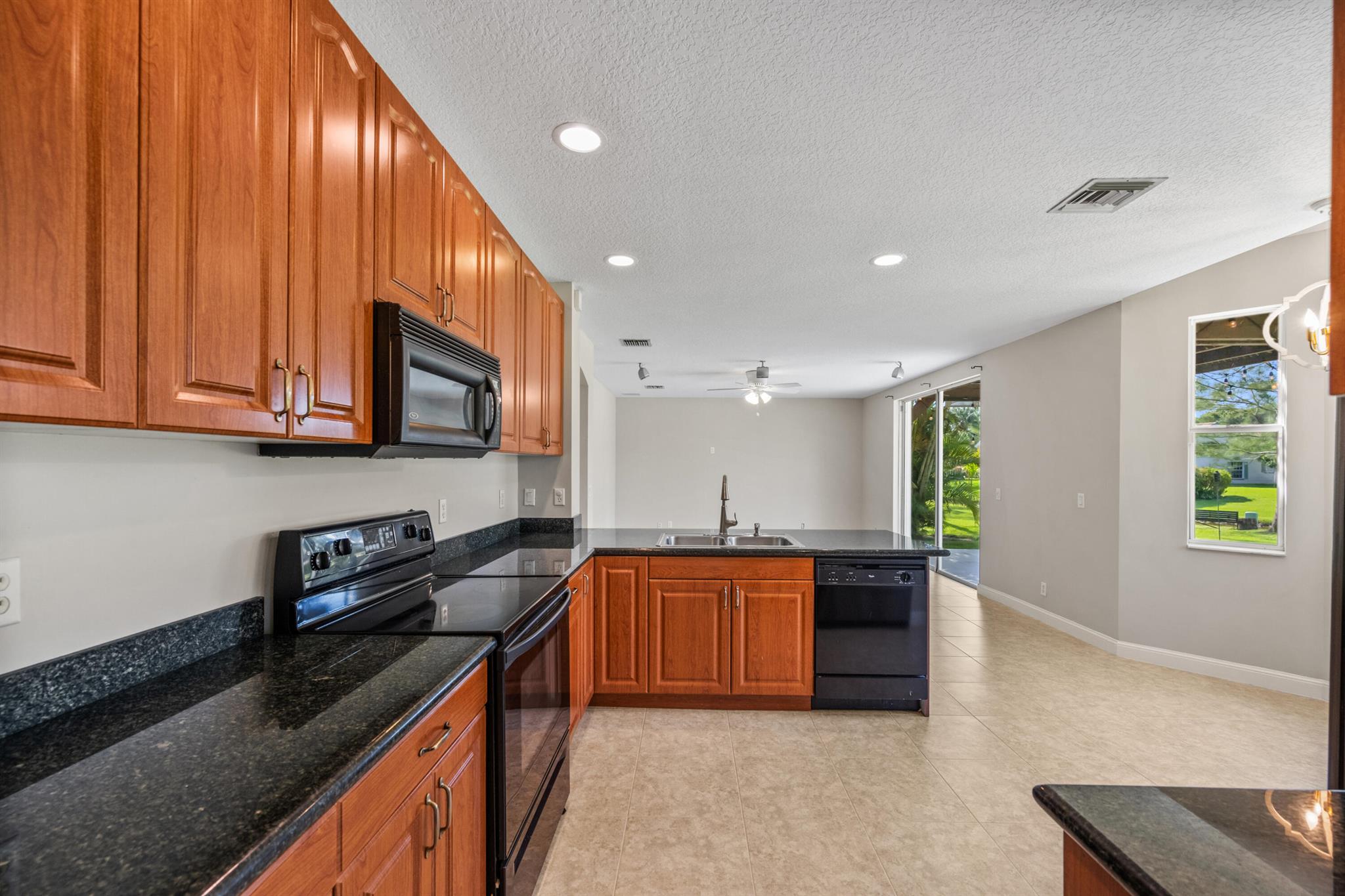 SUGAR POND MANOR OF WELLI - Residential Lease