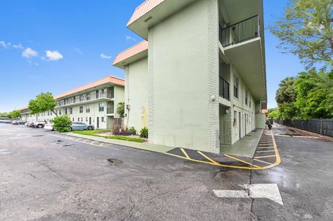 Tiny photo for 803 W Oakland Park Boulevard #A7, Oakland Park, FL 33311 (MLS # R11132807)