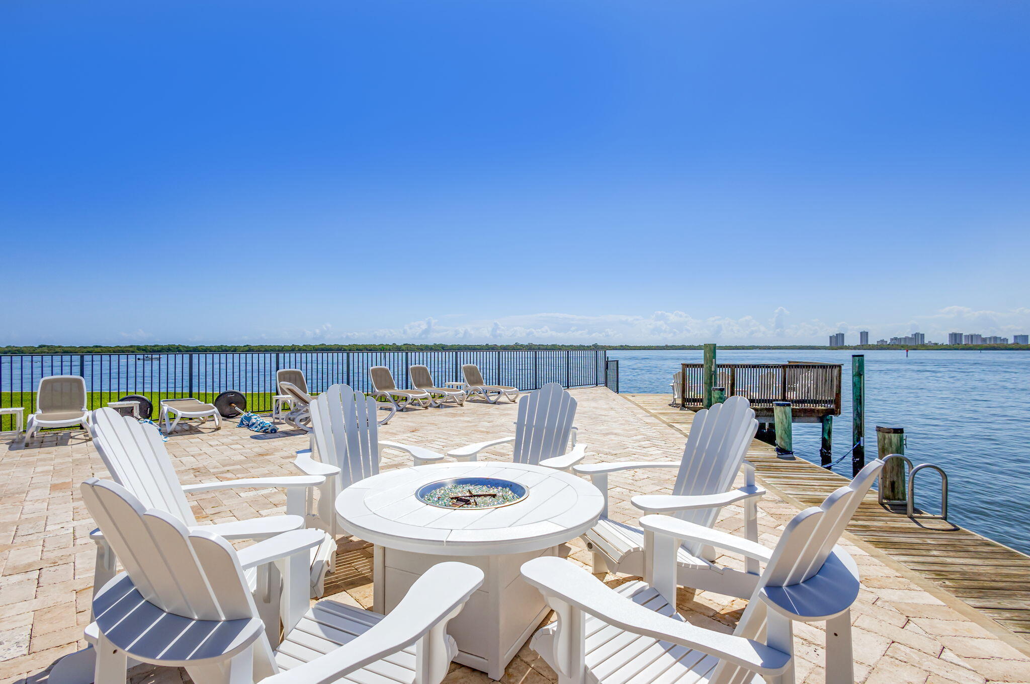 MARINA HARBOUR CONDO - Residential Lease