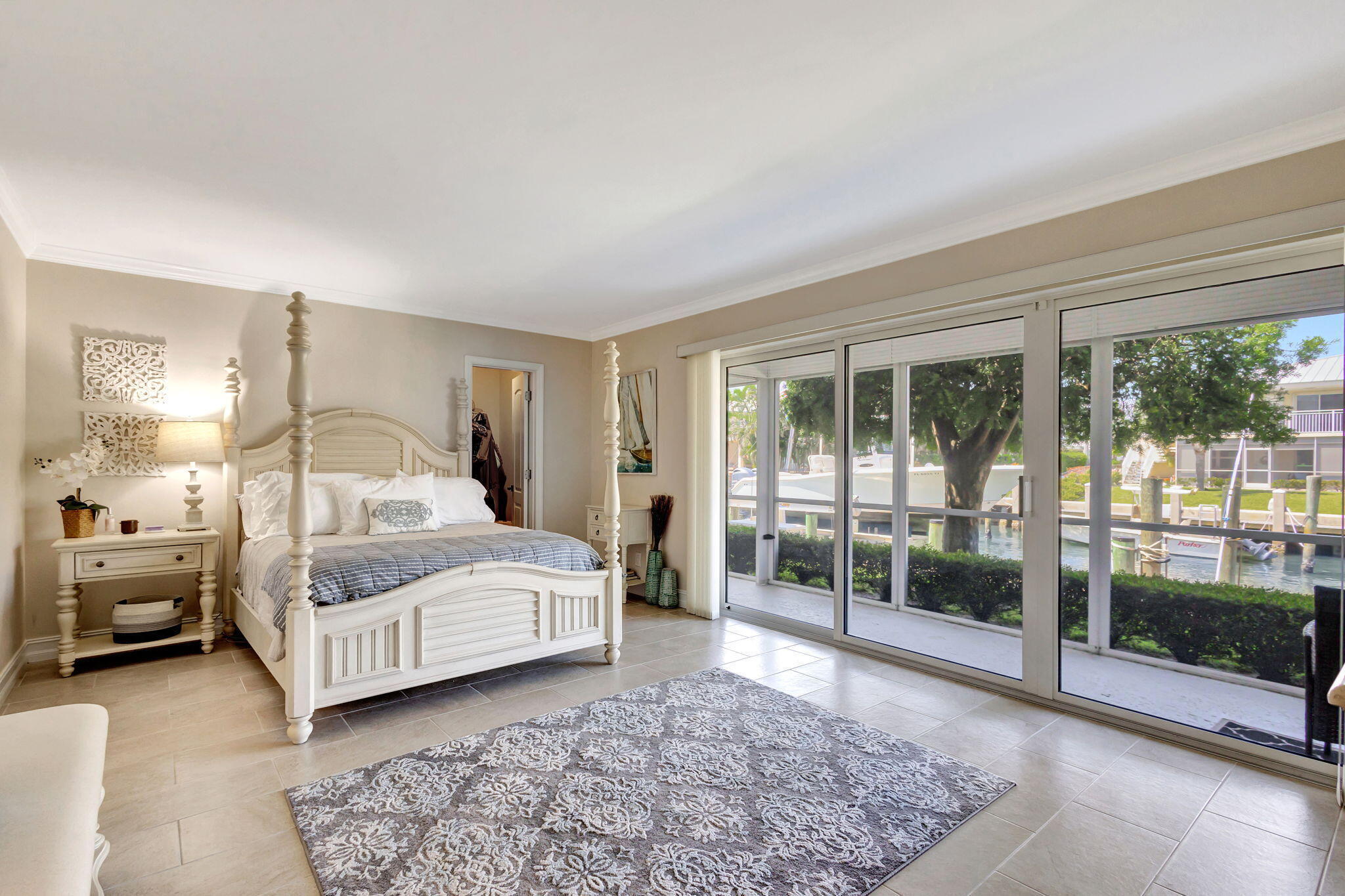 MARINA HARBOUR CONDO - Residential Lease
