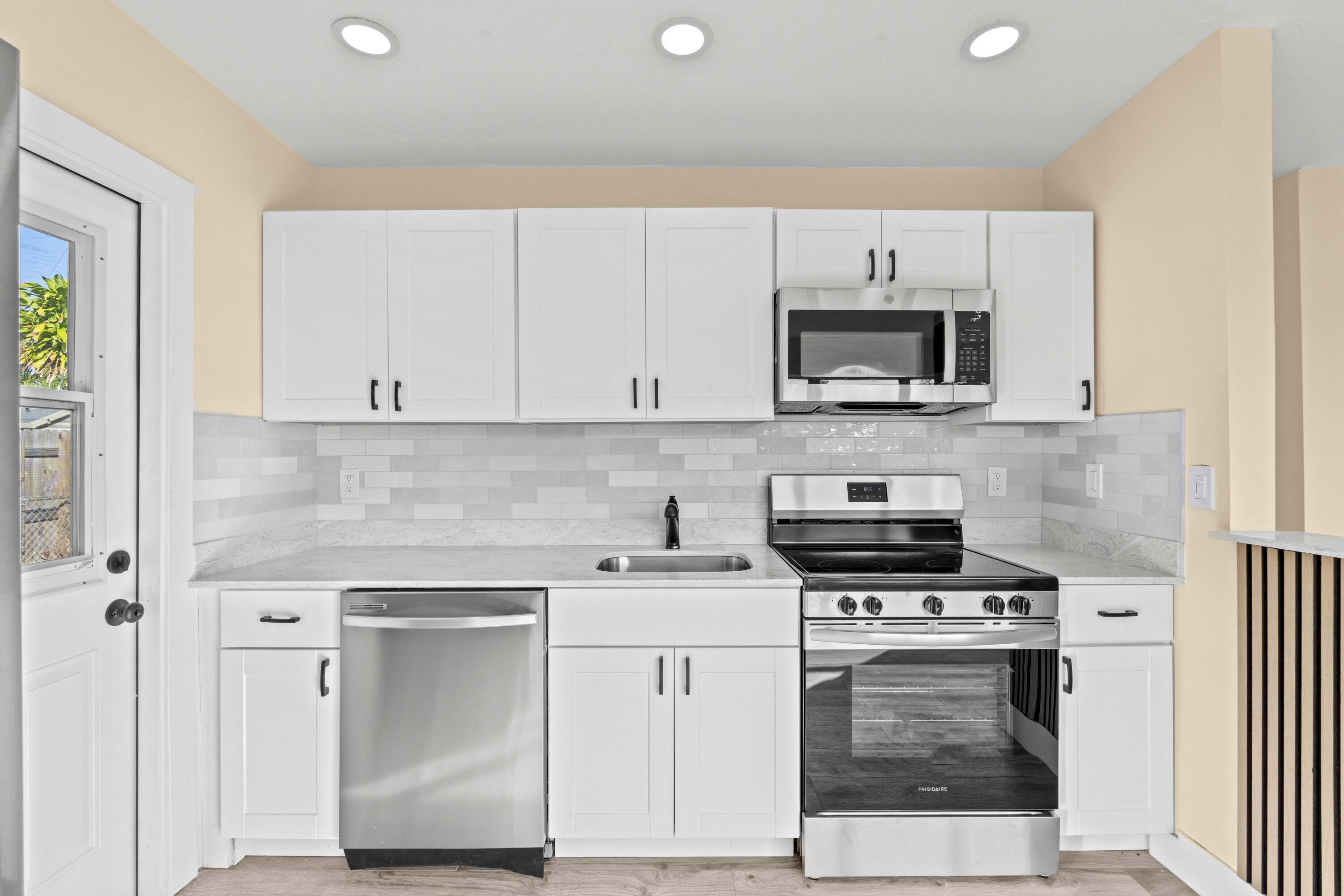 ROOSEVELT ESTATES - Residential