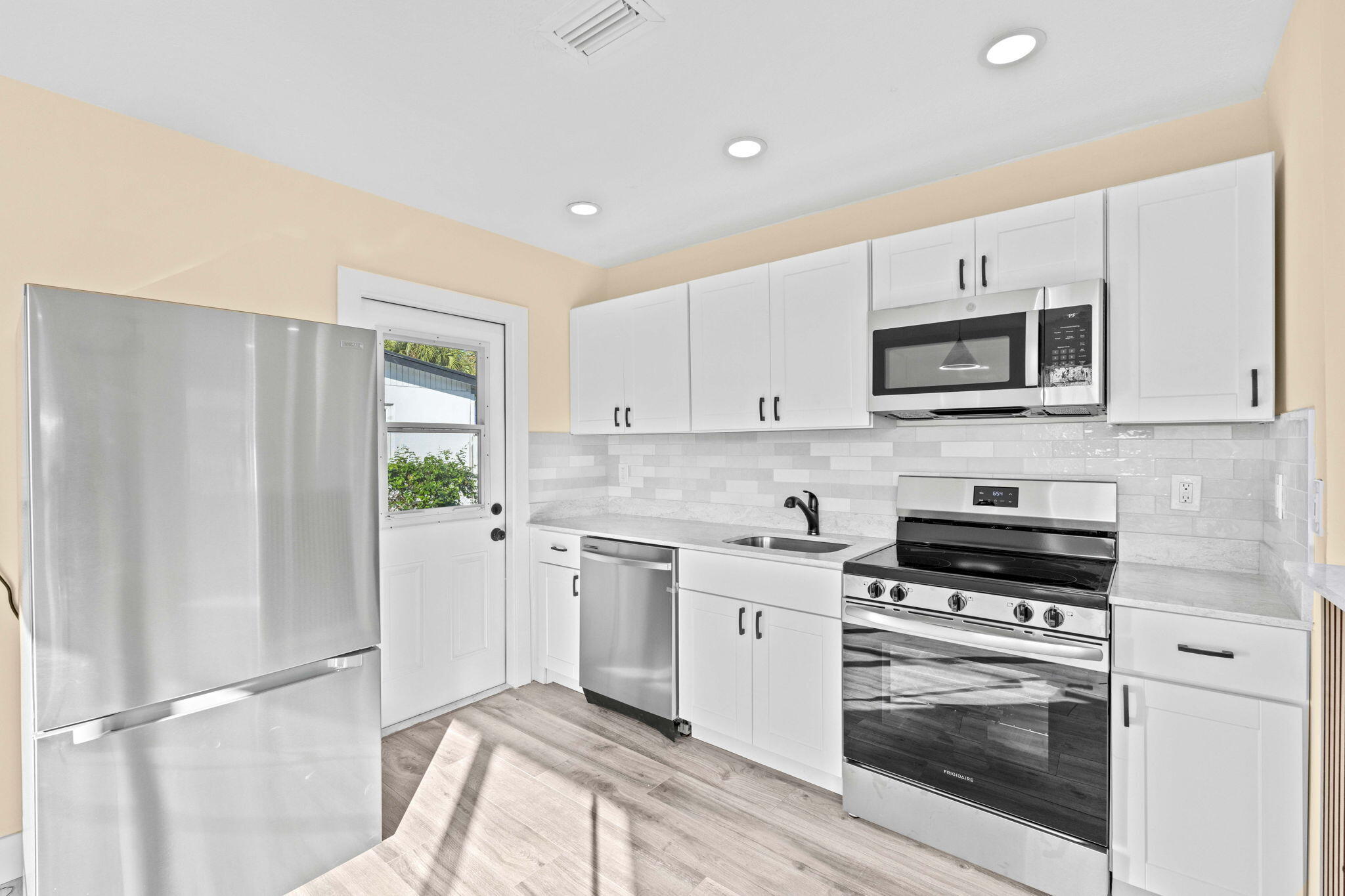 ROOSEVELT ESTATES - Residential