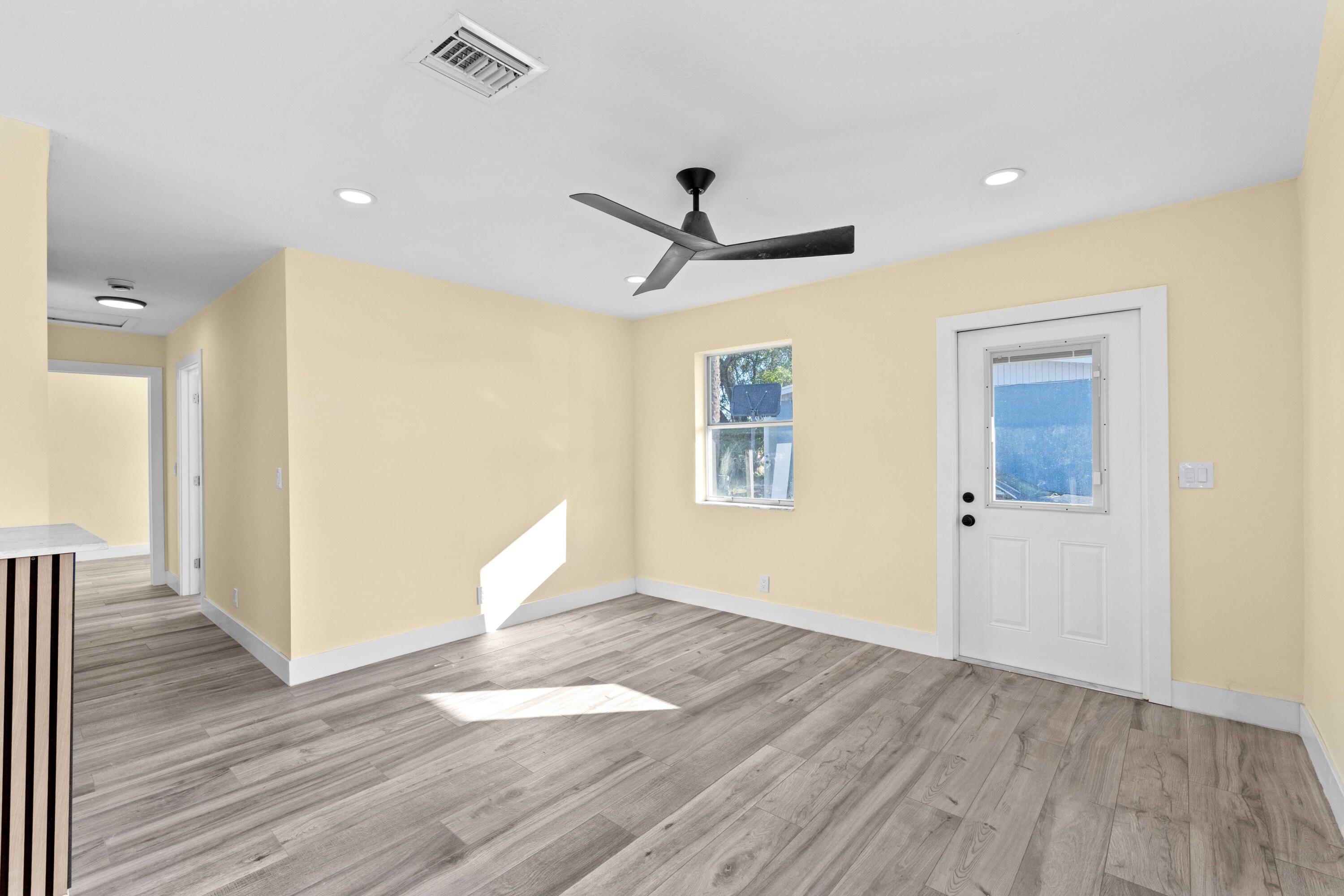 ROOSEVELT ESTATES - Residential