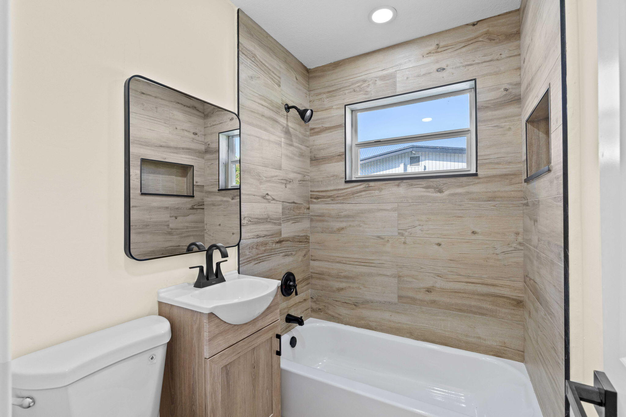 ROOSEVELT ESTATES - Residential