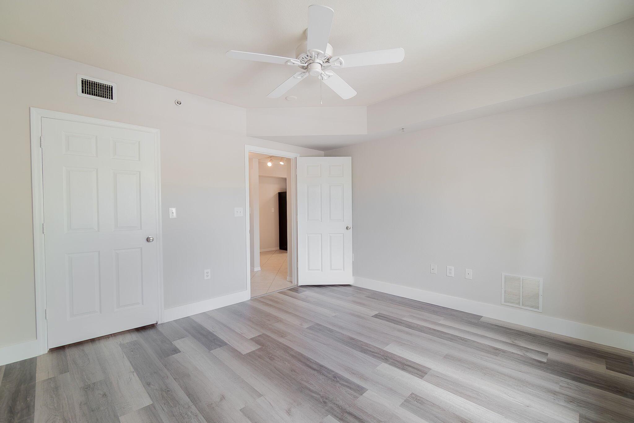 VILLAS AT EMERALD DUNES C - Residential Lease