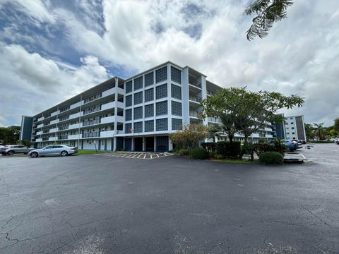 Tiny photo for 950 Hillcrest Drive #514, Hollywood, FL 33021 (MLS # B26031026)