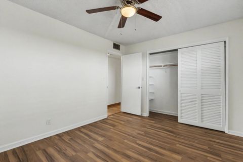 Tiny photo for 950 Hillcrest Drive #514, Hollywood, FL 33021 (MLS # B26031026)