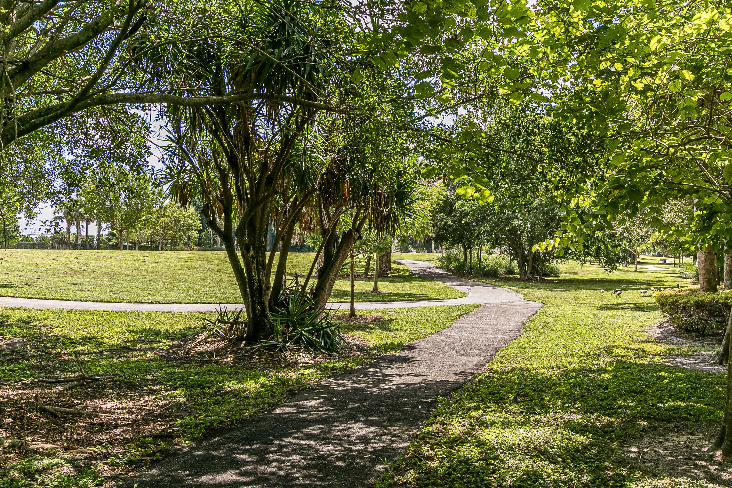 HILLCREST COUNTRY CLUB NO 16 - Residential