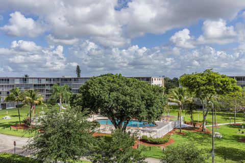 Tiny photo for 950 Hillcrest Drive #514, Hollywood, FL 33021 (MLS # B26031026)