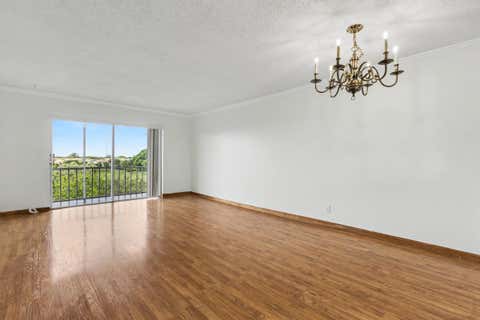 Tiny photo for 950 Hillcrest Drive #514, Hollywood, FL 33021 (MLS # B26031026)