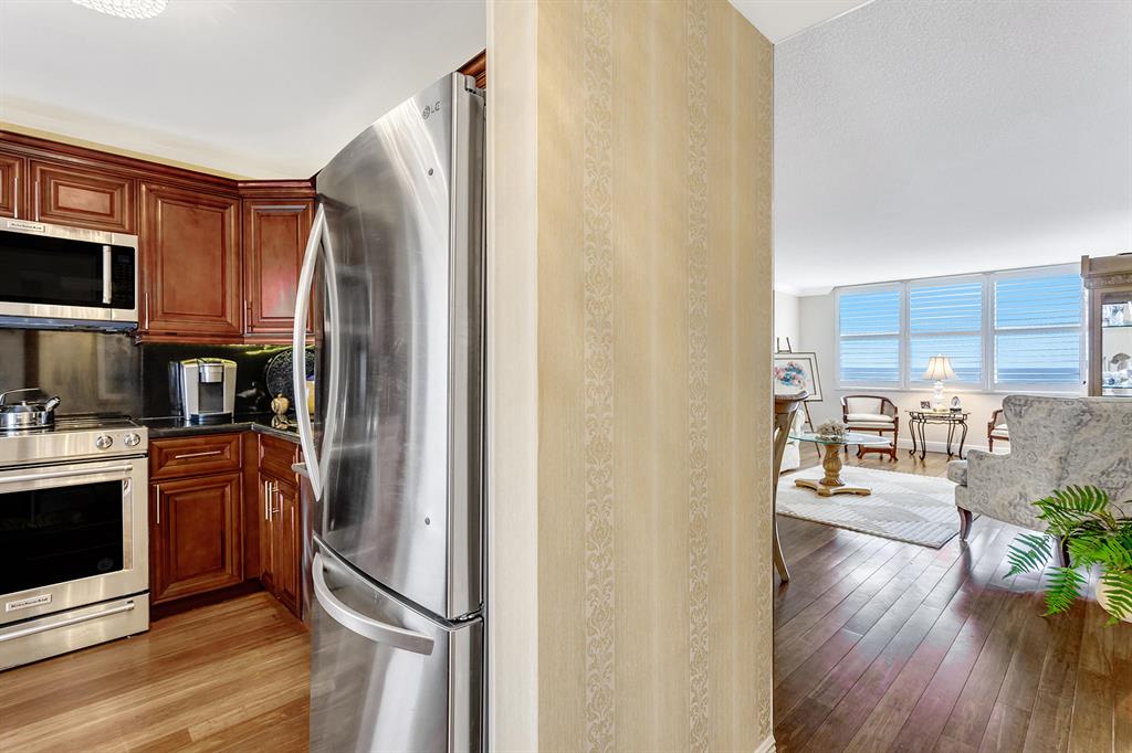 GRANADA HOUSE - Residential