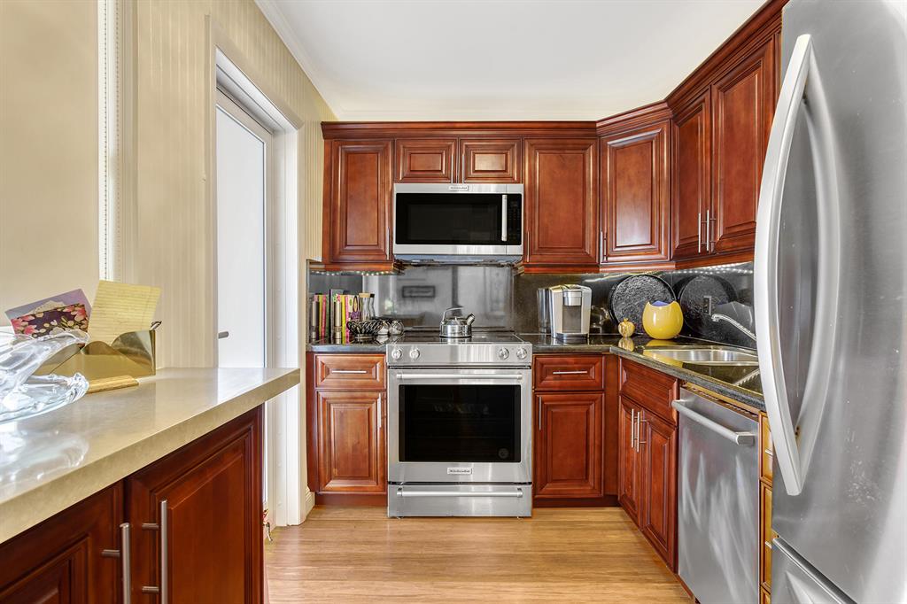 GRANADA HOUSE - Residential