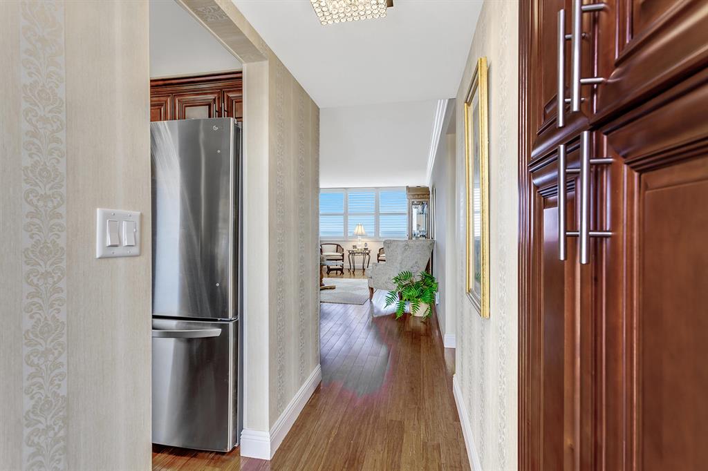 GRANADA HOUSE - Residential