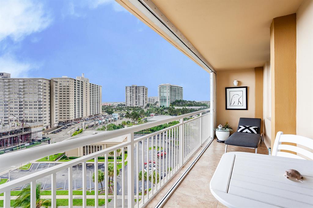 GRANADA HOUSE - Residential