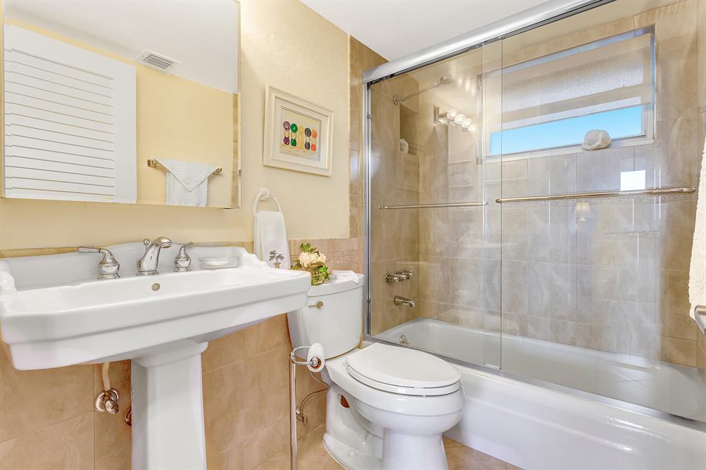 GRANADA HOUSE - Residential