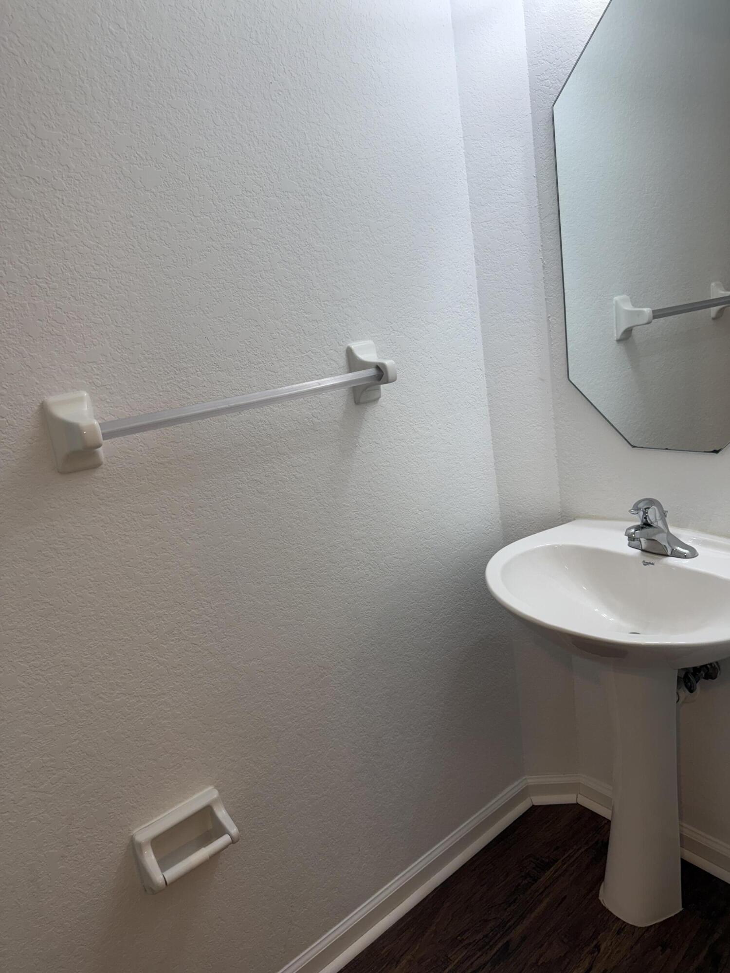 MARINER VILLAGE OF MARTIN COUNTY CONDO - Residential Lease