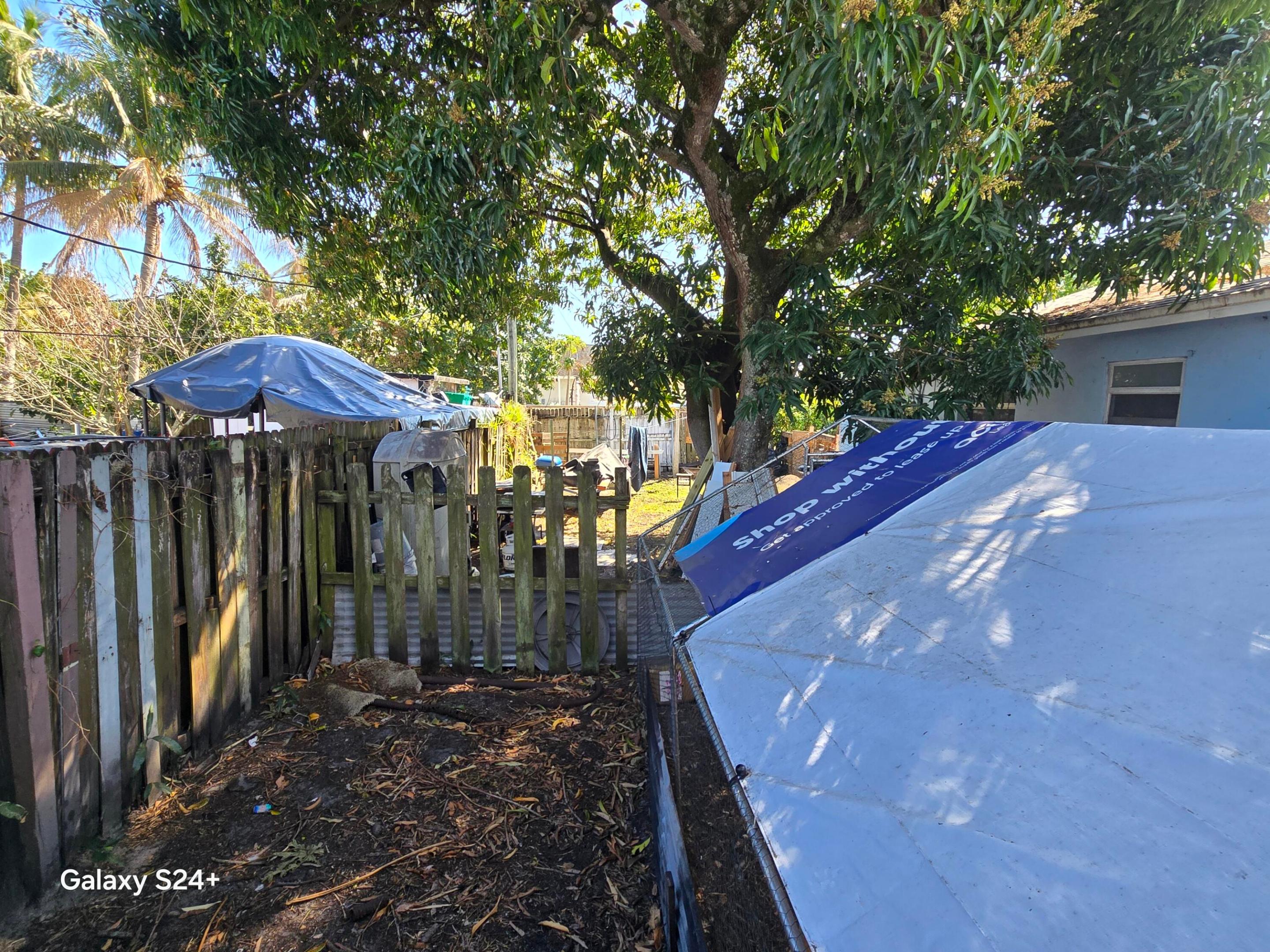 PALM BEACH FARMS CO 7 - Residential Income