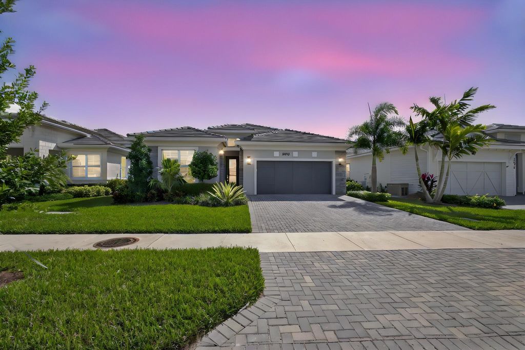 Photo of 10050 Regency Way, Palm Beach Gardens, FL 33412 (MLS # R11133554)