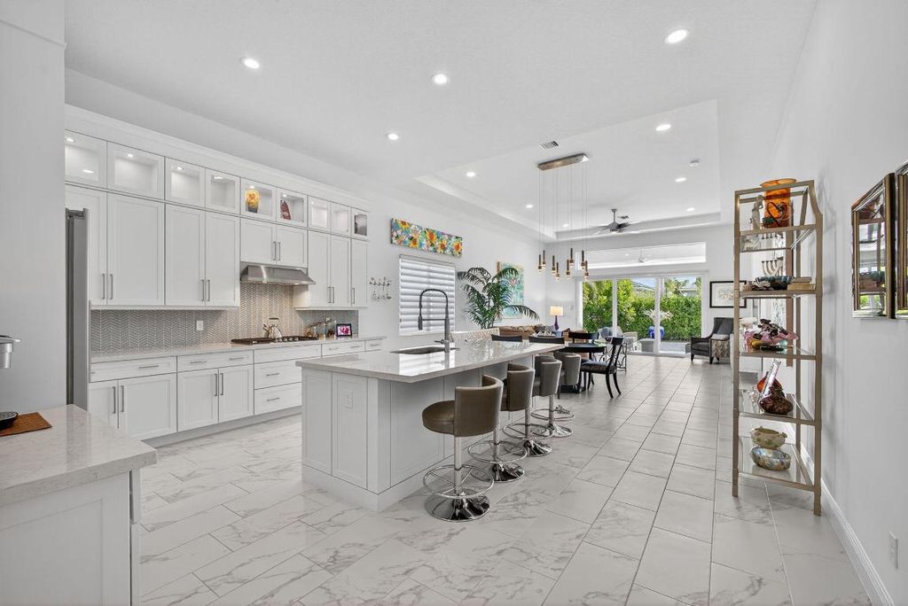 Photo of 10050 Regency Way, Palm Beach Gardens, FL 33412 (MLS # R11133554)