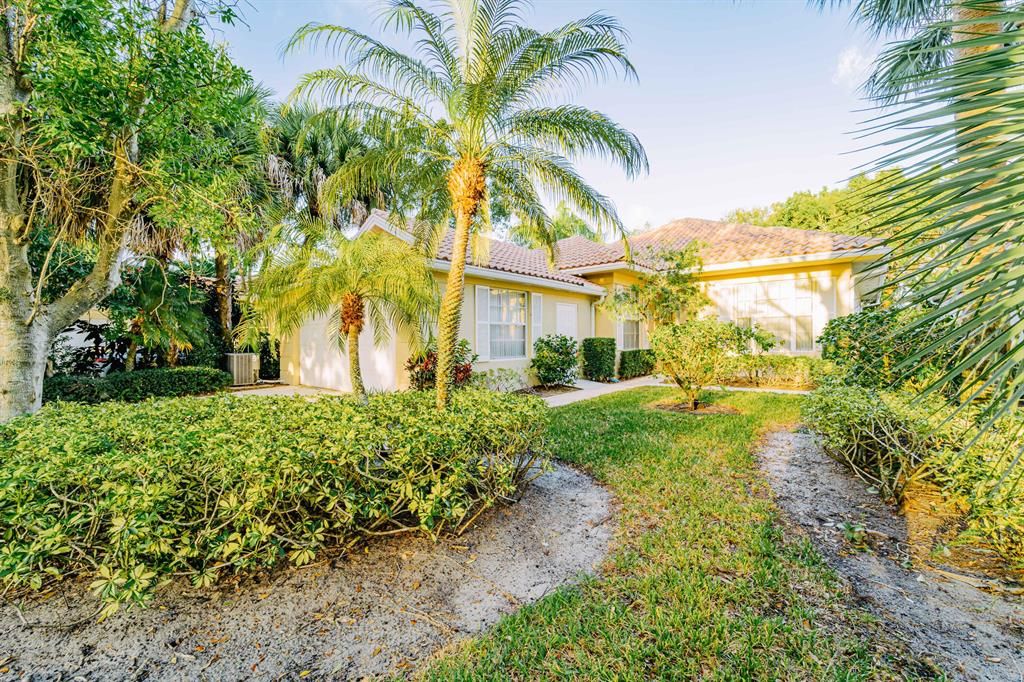 Photo of 604 Rosa Court Ct, Palm Beach Gardens, FL 33410 (MLS # R10760247)