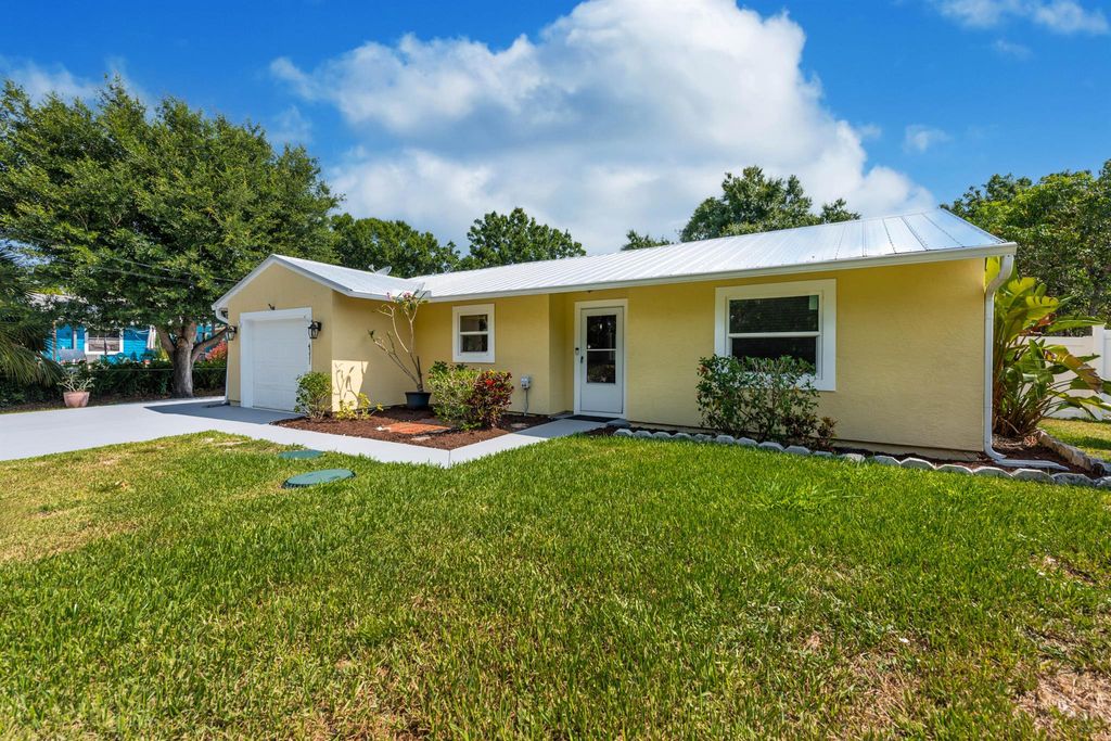 Photo of 4331 SE Dixie Ross Street, Stuart, FL 34997 (MLS # R10991708)