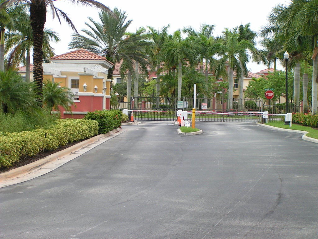 Links At Emerald Dunes - Residential Lease