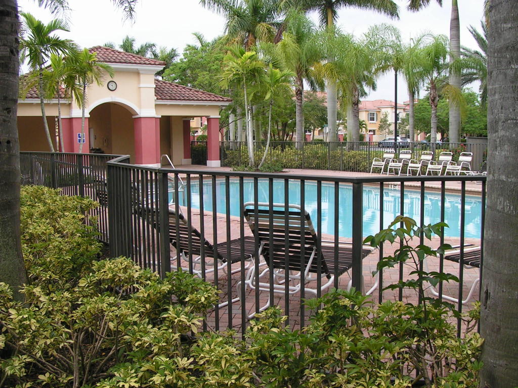 Links At Emerald Dunes - Residential Lease